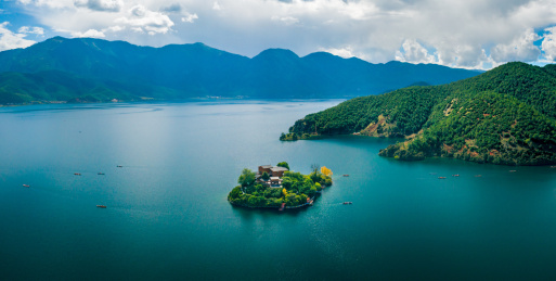 四川泸沽湖王妃岛自然风光