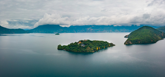 云南泸沽湖里务比岛