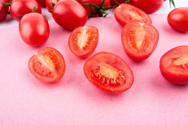 新鲜美味的小西红柿  