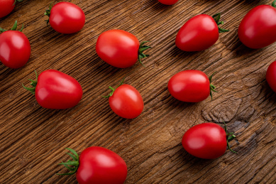 新鲜美味的小西红柿  