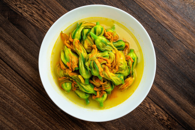 家常菜一碟清炒南瓜花