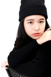 戴帽子的年轻女孩肖像写真