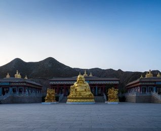 宁夏青铜峡黄河大峡谷108塔佛像广场