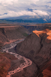 中国新疆安集海大峡谷日出景观