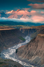 中国新疆安集海大峡谷日出景观