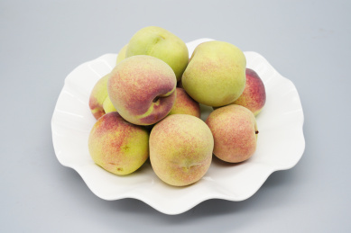 一盘美味水果雪桃 桃子