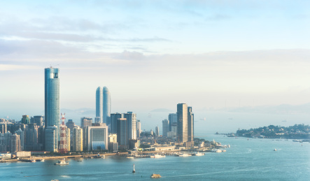 福建省厦门市现代高层建筑夕阳远景俯拍图