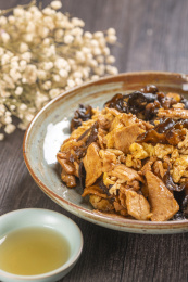 一盘醋溜木须肉特写