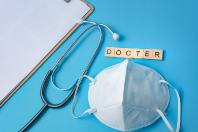 医疗听诊器与一次性N95口罩
