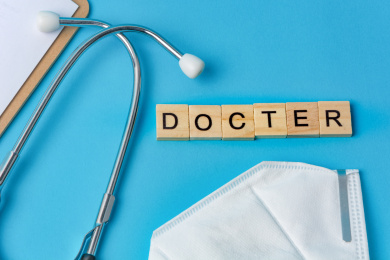 医疗听诊器与一次性N95口罩