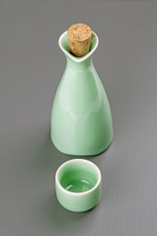 酒壶酒杯酒具特写