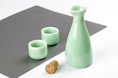 酒壶酒杯酒具特写