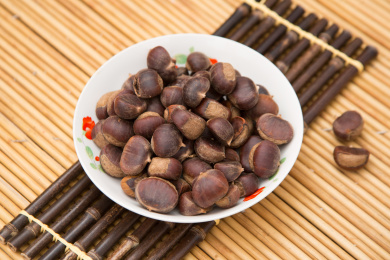 盘子里的板栗子