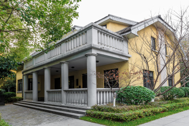 东南大学四牌楼校区西北角 梅庵六朝松