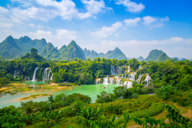 广西瀑布自然景观