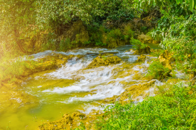 广西瀑布自然景观