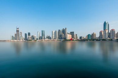 中国山东省青岛东部新城城市天际线日景
