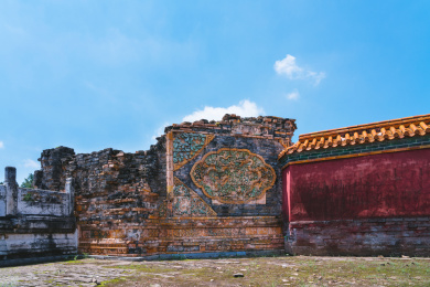 中国湖北省钟祥市明显陵棱恩门旁的琉璃影壁