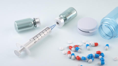 医疗题材的注射器和药瓶和胶囊药片