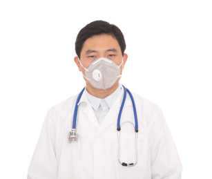 医院里戴口罩的男大夫