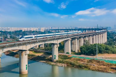 江苏省南京市秦淮河京沪高铁桥梁建筑