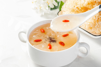 养身汤品之红枣枸杞银耳羹