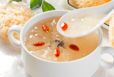 养身汤品之红枣枸杞银耳羹