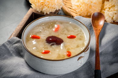 养身汤品之红枣枸杞银耳羹