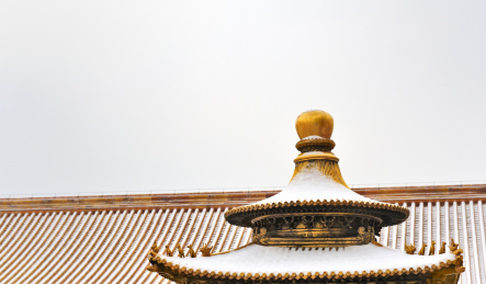 雪后故宫乾清宫前的金亭子