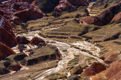 秋季蓝天下的甘肃张掖七彩丹霞地貌群
