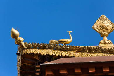 中国西藏日喀则扎什伦布寺精美的屋顶