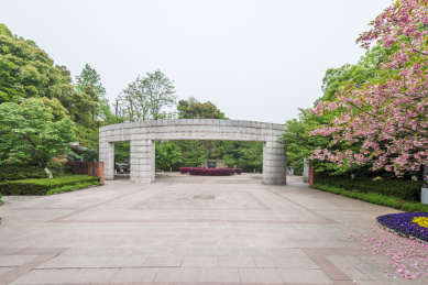 中国江苏南京雨花台景区的雨花宝鼎