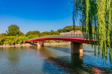 江苏省南京市秦淮河石头城步行桥建筑