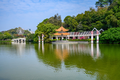 江门东湖公园湖畔建筑景观