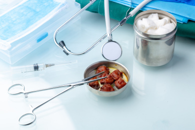 桌面上的消毒工具