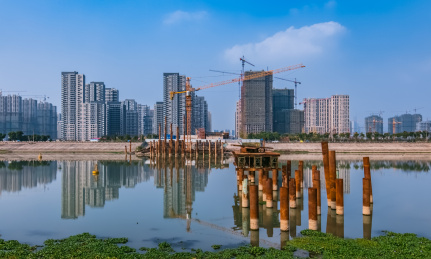 江苏省南京市秦淮河桥梁现场施工建筑