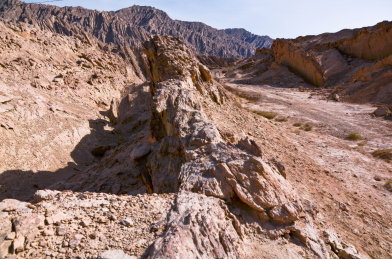 中国新疆库车独库公路戈壁滩