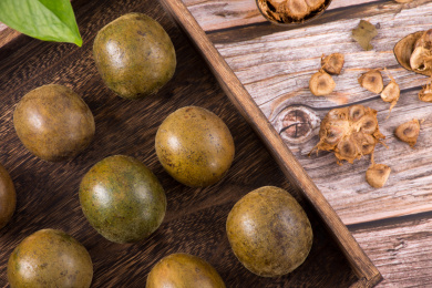 几个完整的罗汉果 药材