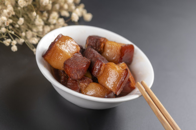 一碗红烧肉炖肉特写