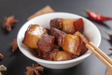 一碗红烧肉炖肉特写