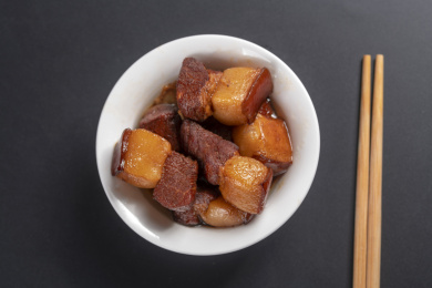 一碗红烧肉炖肉特写