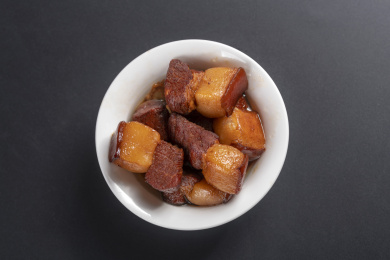 一碗红烧肉炖肉特写