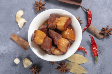 一碗红烧肉炖肉特写