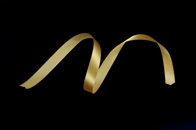 金色环绕的丝带