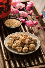 传统中式特色点心白芝麻球