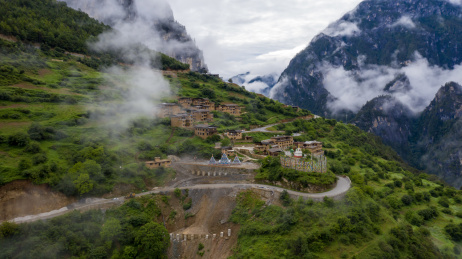 云南香格里拉巴拉格宗航拍