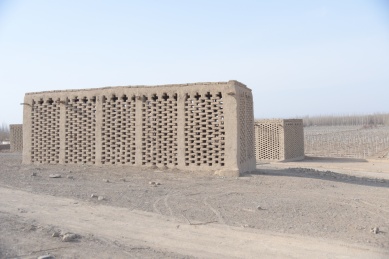 吐鲁番晾干葡萄的阴房