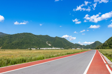 中国湖北省神农架林区大九湖的公路