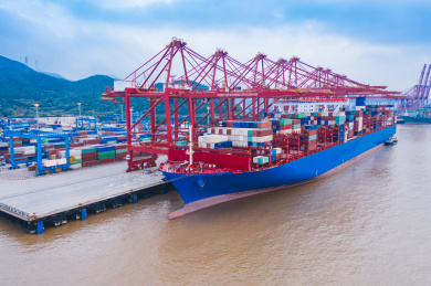 中国上海洋山深水港集装箱码头