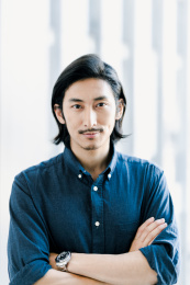 室内商务休闲男士
